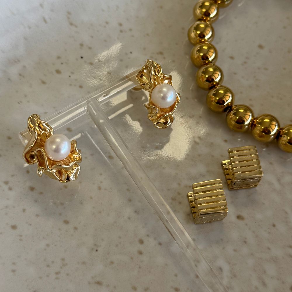 Earrings - Ruched Pearl