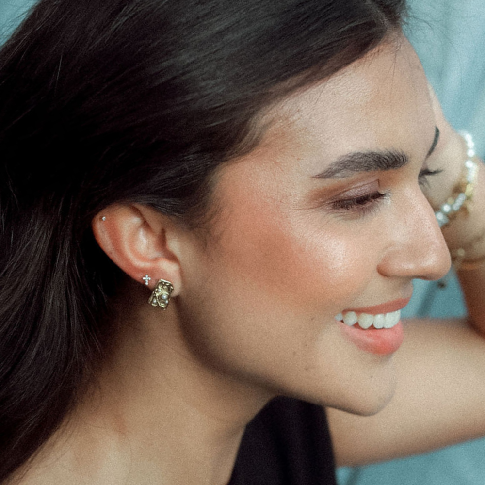 Earrings - Tiny Pearl