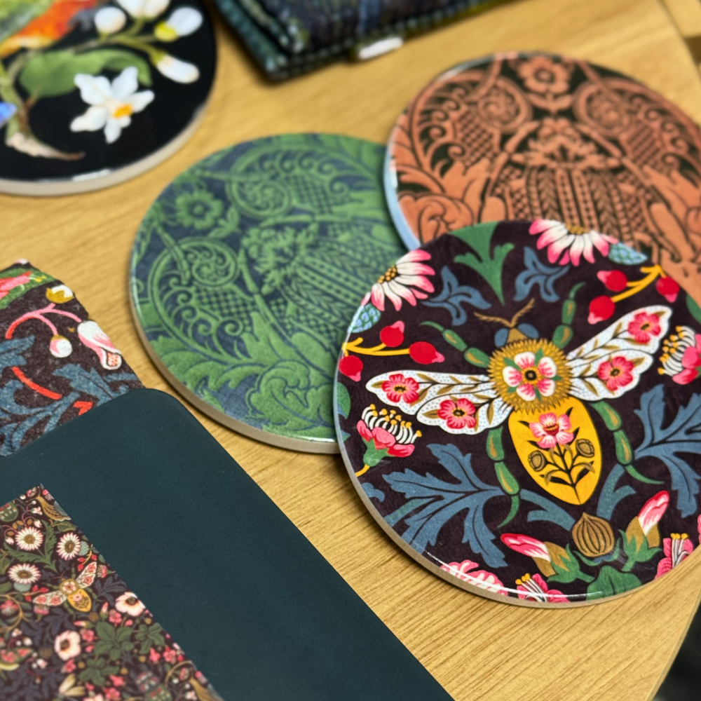 Coaster - Damask - Bee