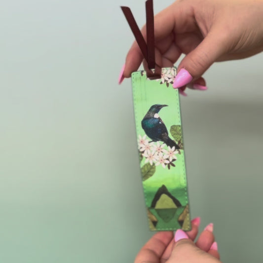 Bookmark - Tui in the Sky